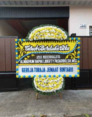 Papan Bunga Duka di Pugo Dagi
